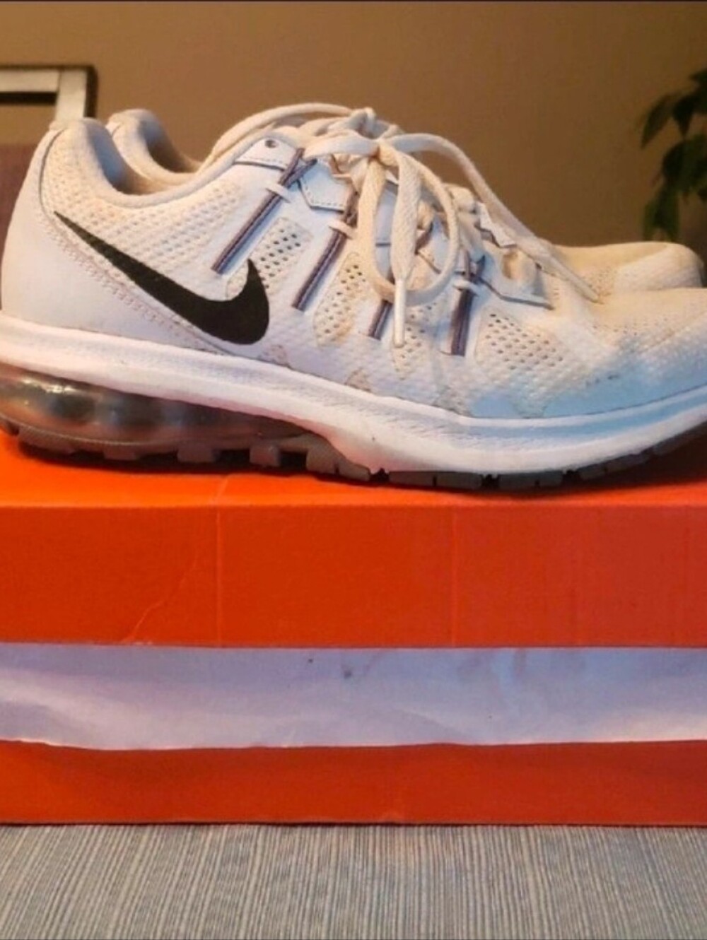 NIKE AIR MAX DYNASTY WOMENS SZ 6.5
